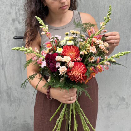 ramo atardecer con dahlias